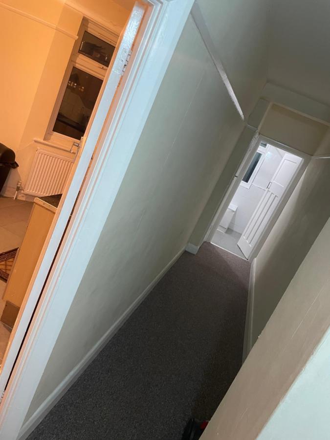 Welcome To Your New Home. Redbridge Luaran gambar